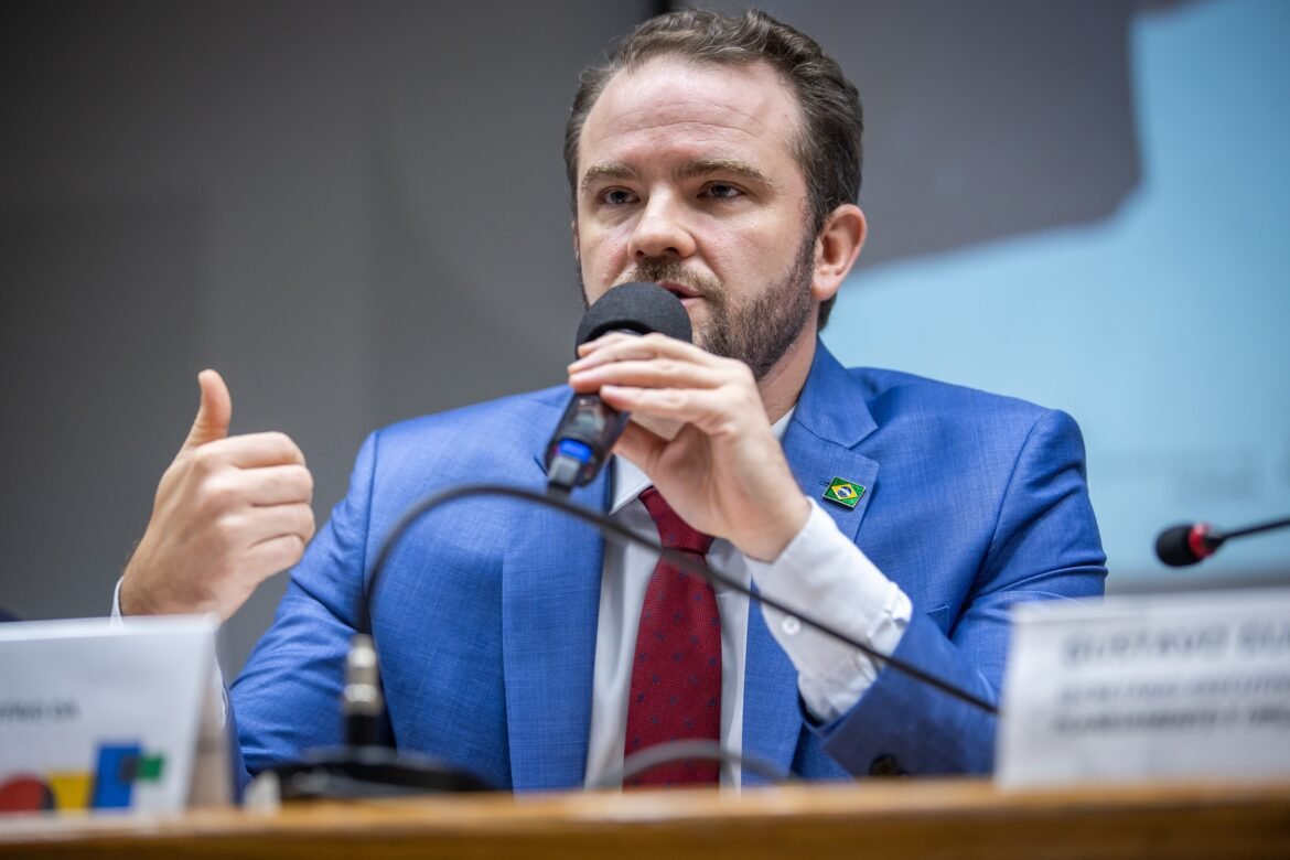 desenrola-2.0-pode-beneficiar-informais-e-quem-sofre-com-juros-altos-no-cartao-de-credito,-diz-ministro-|-g1