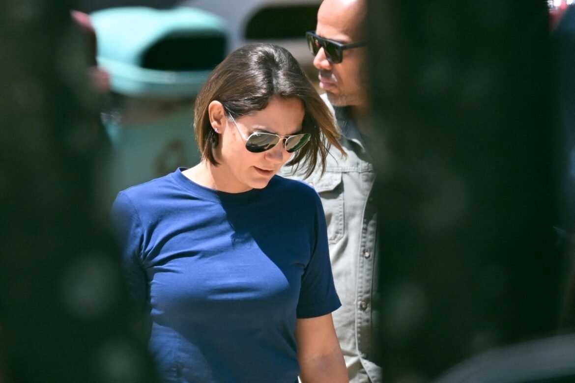 michelle-bolsonaro-desabafa-sobre-cuidados-com-o-marido:-‘talvez-eu-nao-tenha-um-companheiro-que-um-dia-cuide-de-mim-assim’