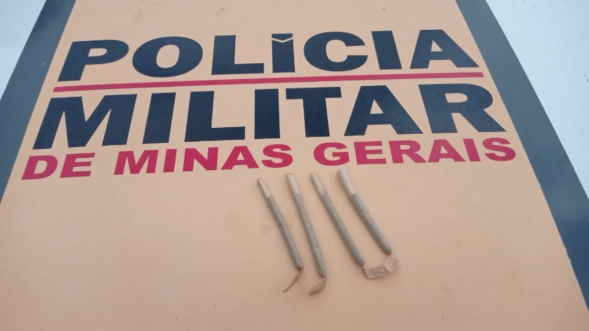 motorista-da-prefeitura-de-capelinha-e-preso-com-cigarros-de-maconha-dentro-de-carro-oficial
