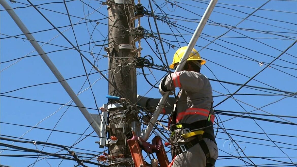 governo-renova-concessoes-de-distribuicao-de-energia-em-13-estados;-enel-fica-de-fora-|-g1