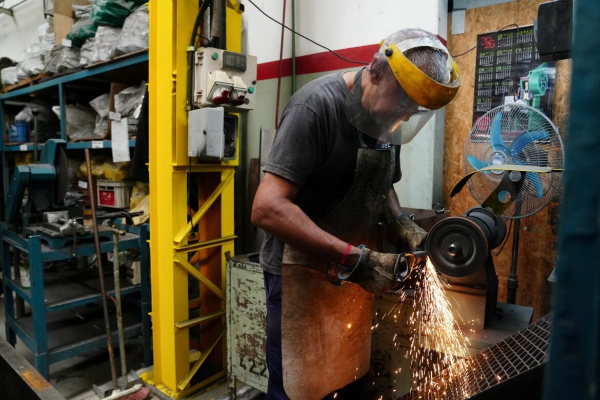 como-a-industria-de-autopecas-da-argentina-sofre-com-a-agenda-de-milei-|-g1