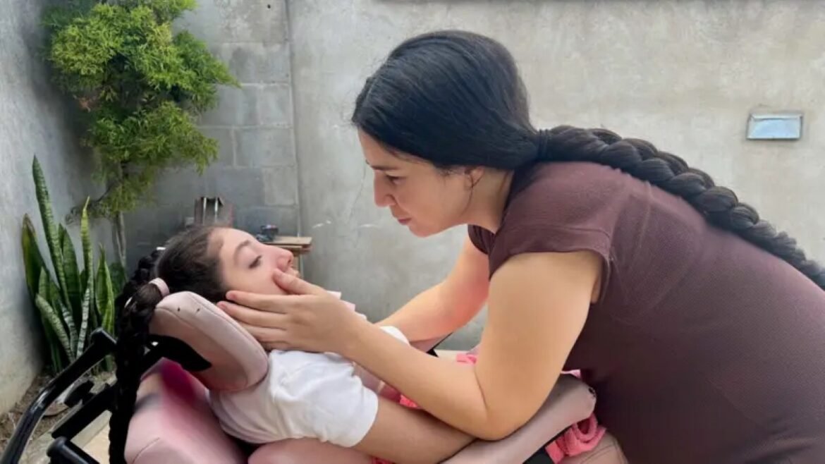 a-mae-que-refez-a-vida-apos-ser-abandonada-com-filha-com-zika:-‘cada-dia-e-uma-vitoria’