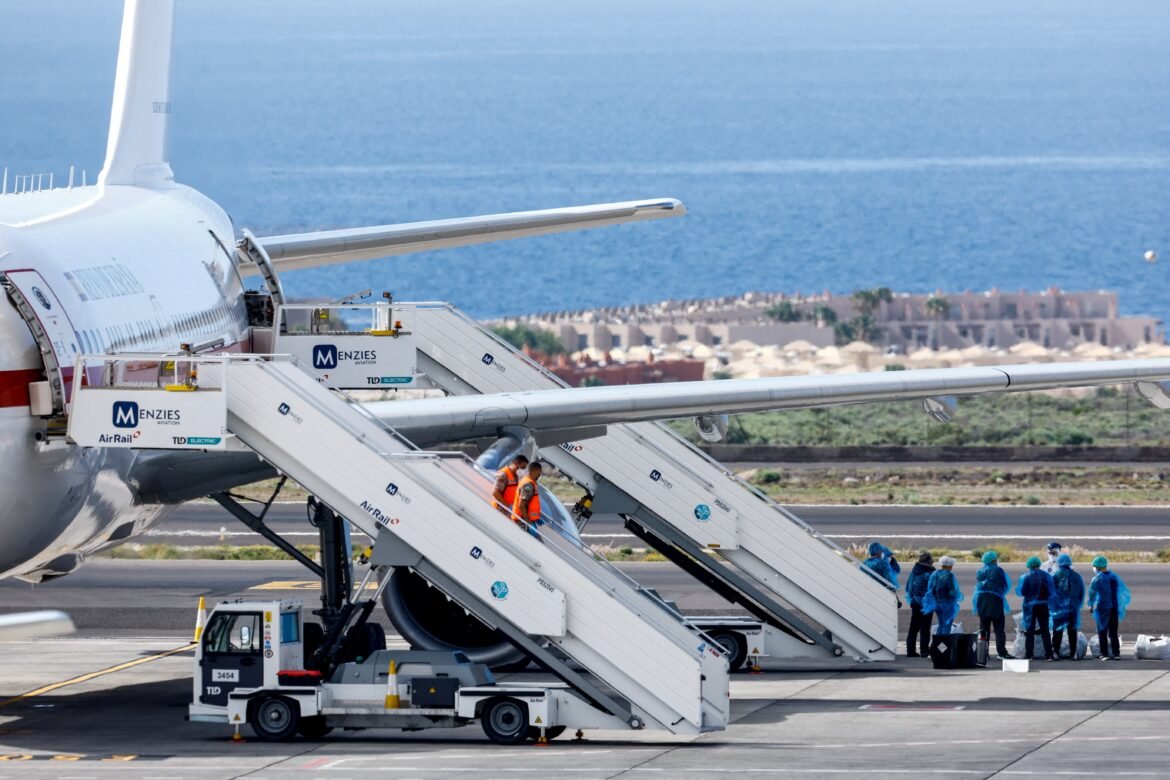hantavirus:-repatriacao-de-passageiros-do-navio-cruzeiro-vai-ate-segunda
