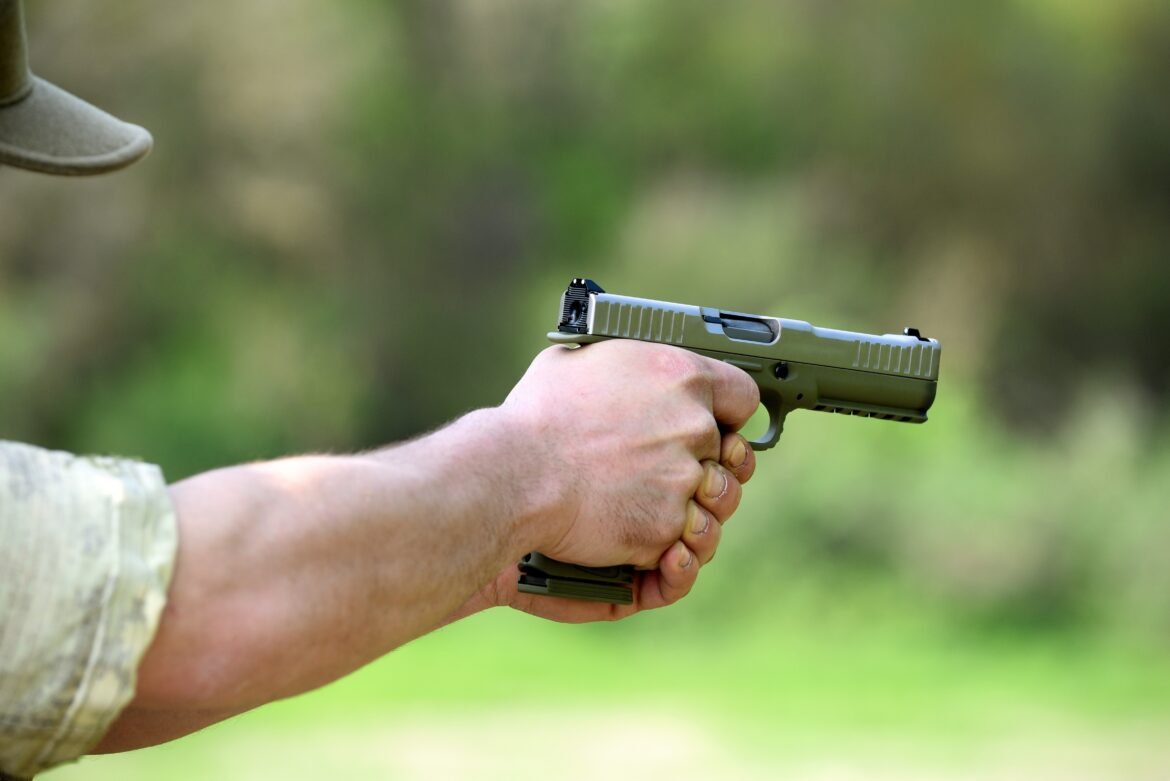 comissao-de-seguranca-da-camara-aprova-projeto-que-autoriza-uso-do-fgts-para-comprar-arma-de-fogo-|-g1
