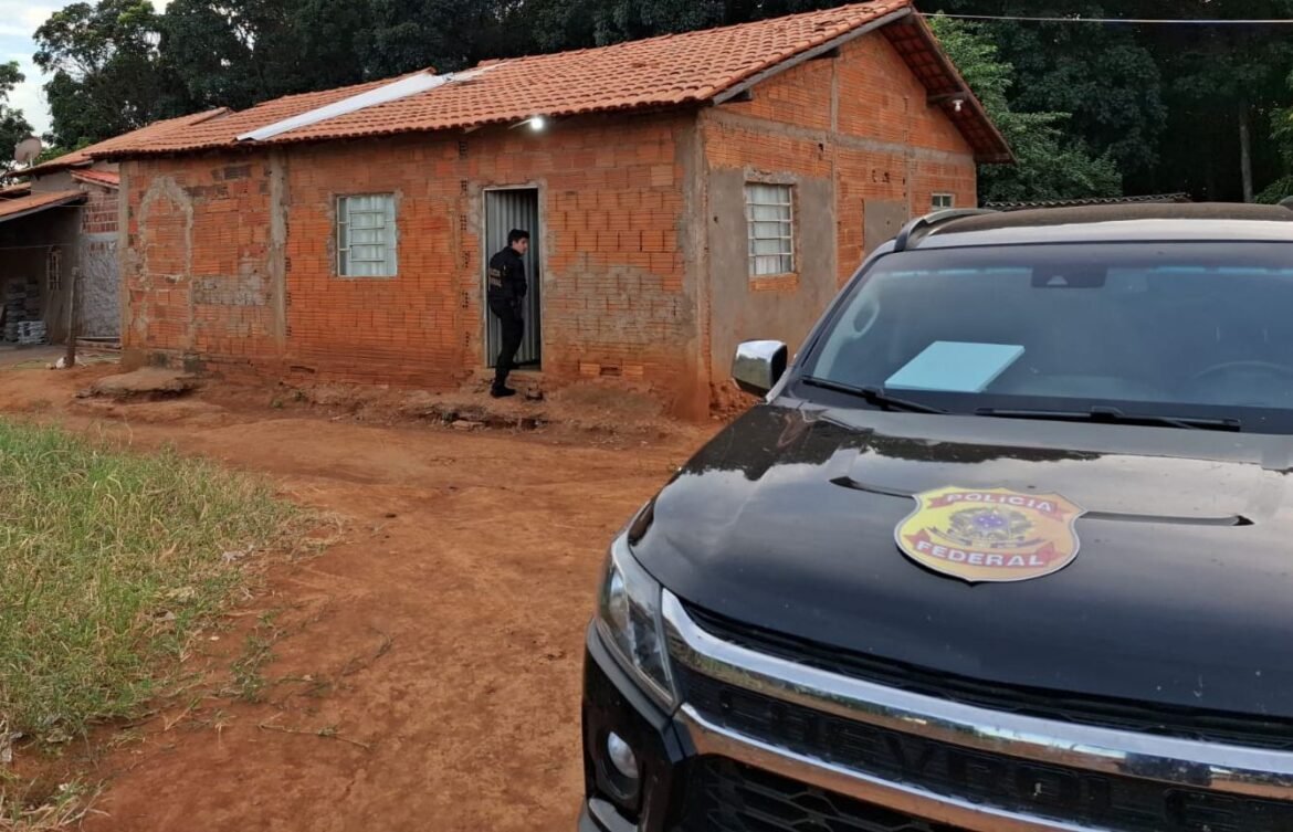 investigado-por-aliciar-criancas-e-adolescentes-para-obter-fotos-intimas-e-preso-em-flagrante-pela-policia-federal-em-janauba