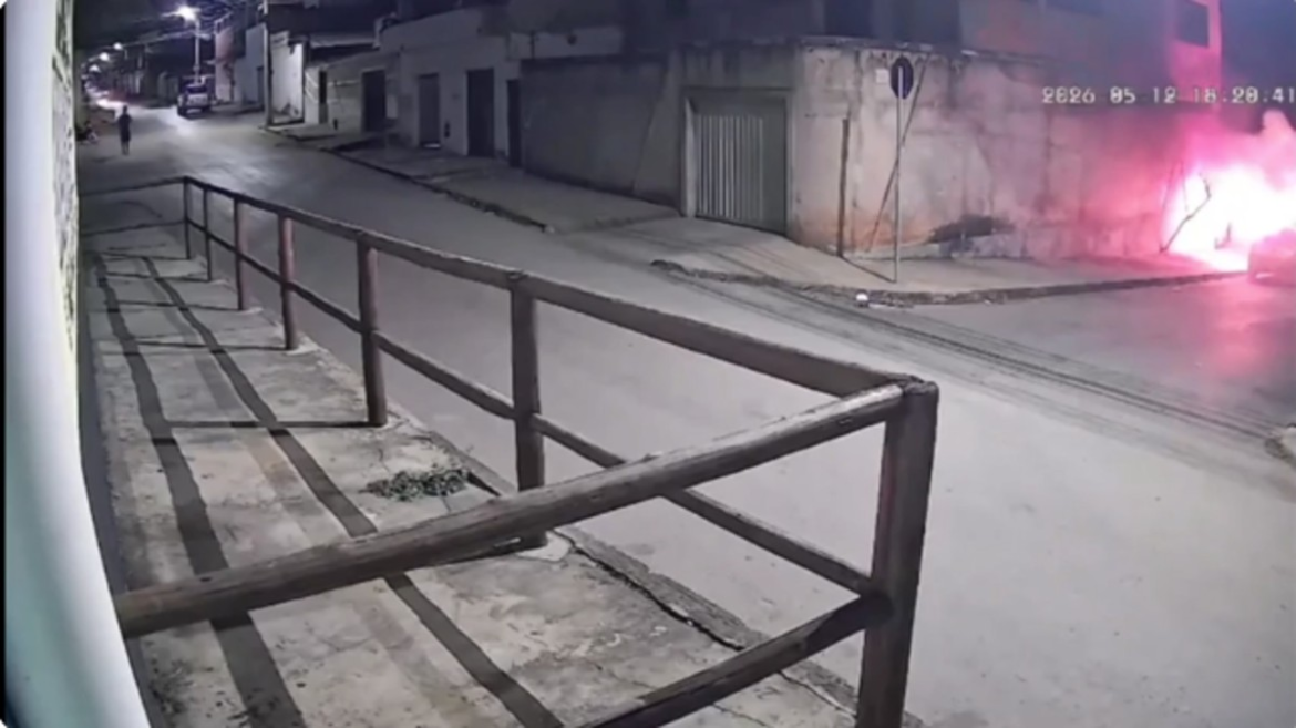 video-mostra-carro-sendo-incendiado-no-bairro-santa-eugenia,-em-montes-claros