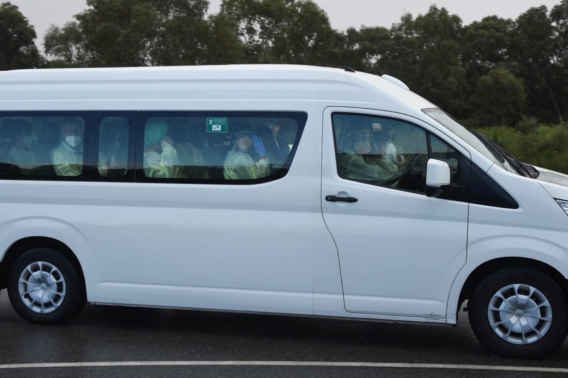 passageiros-de-navio-atingido-por-hantavirus-chegam-a-australia