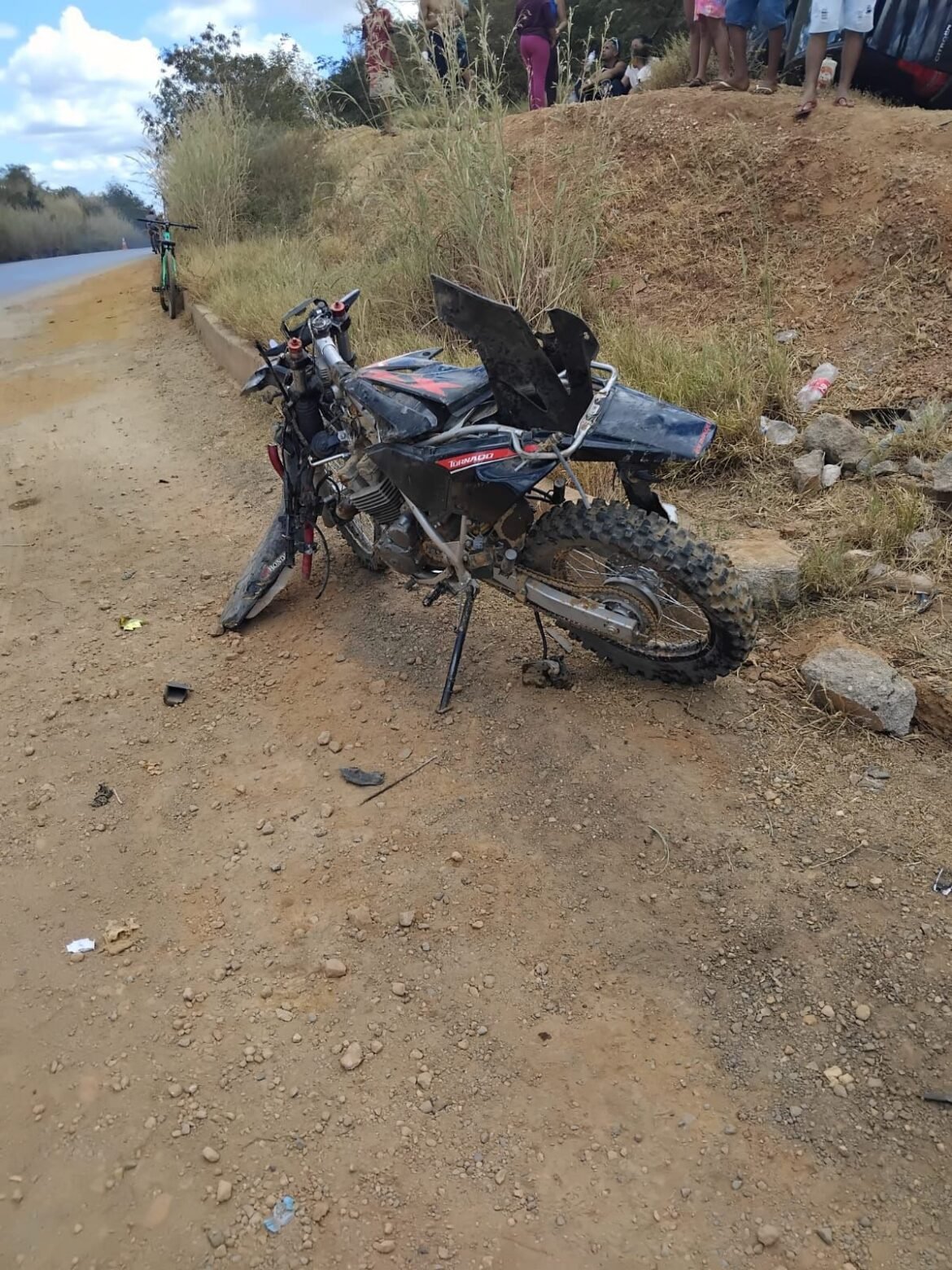 motociclista-fica-gravemente-ferido-apos-acidente-na-br-251,-em-francisco-sa