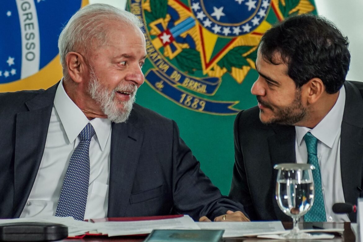 mesmo-de-ferias,-jorge-messias-acompanha-lula-em-agendas-apos-presidente-sinalizar-reenvio-de-seu-nome-ao-stf