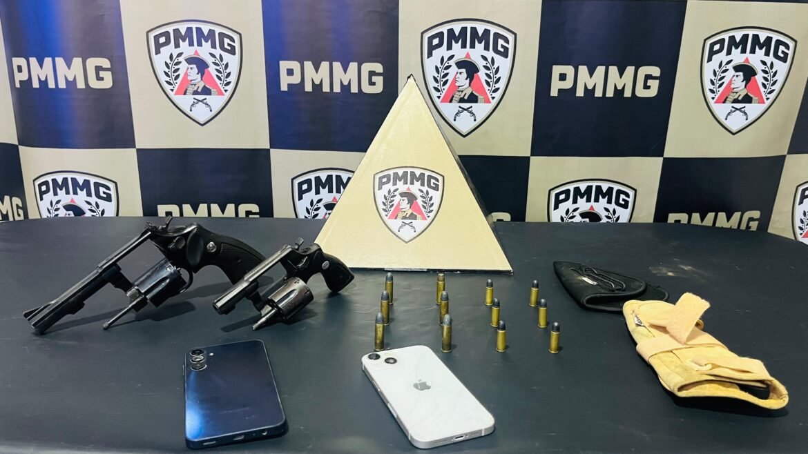 apos-denuncia-de-encontro-para-troca-de-armas,-pm-monta-operacao-e-tres-sao-detidos-em-porteirinha