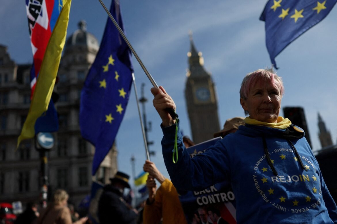 dez-anos-apos-o-brexit,-reino-unido-volta-a-discutir-retorno-a-ue-|-g1