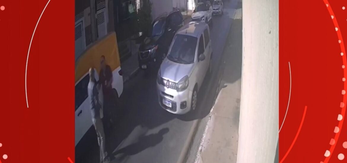 video:-briga-de-transito-no-centro-de-montes-claros-termina-com-motorista-ferido