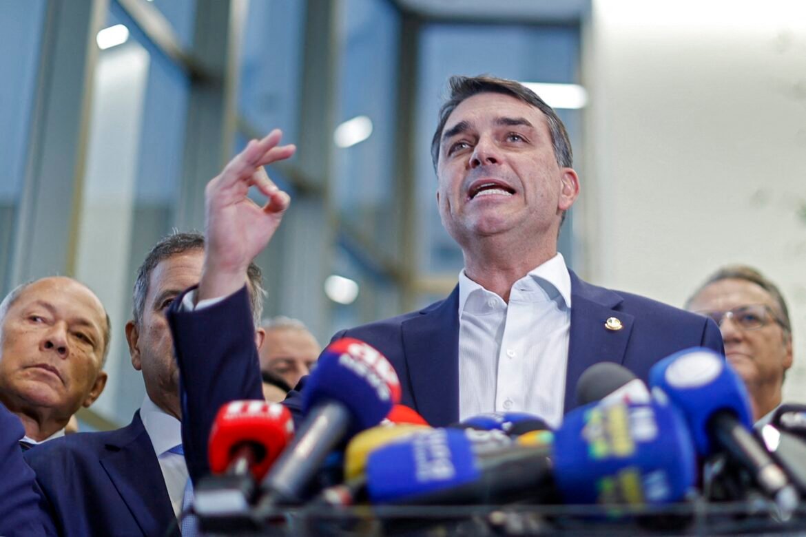 agencia-de-ex-marketeiro-de-flavio-bolsonaro-tem-r$-99-milhoes-em-contratos-com-governo-federal