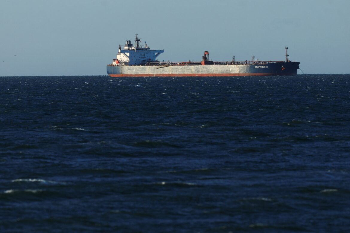 petroleiros-cruzam-o-estreito-de-ormuz-com-6-milhoes-de-barris-|-g1