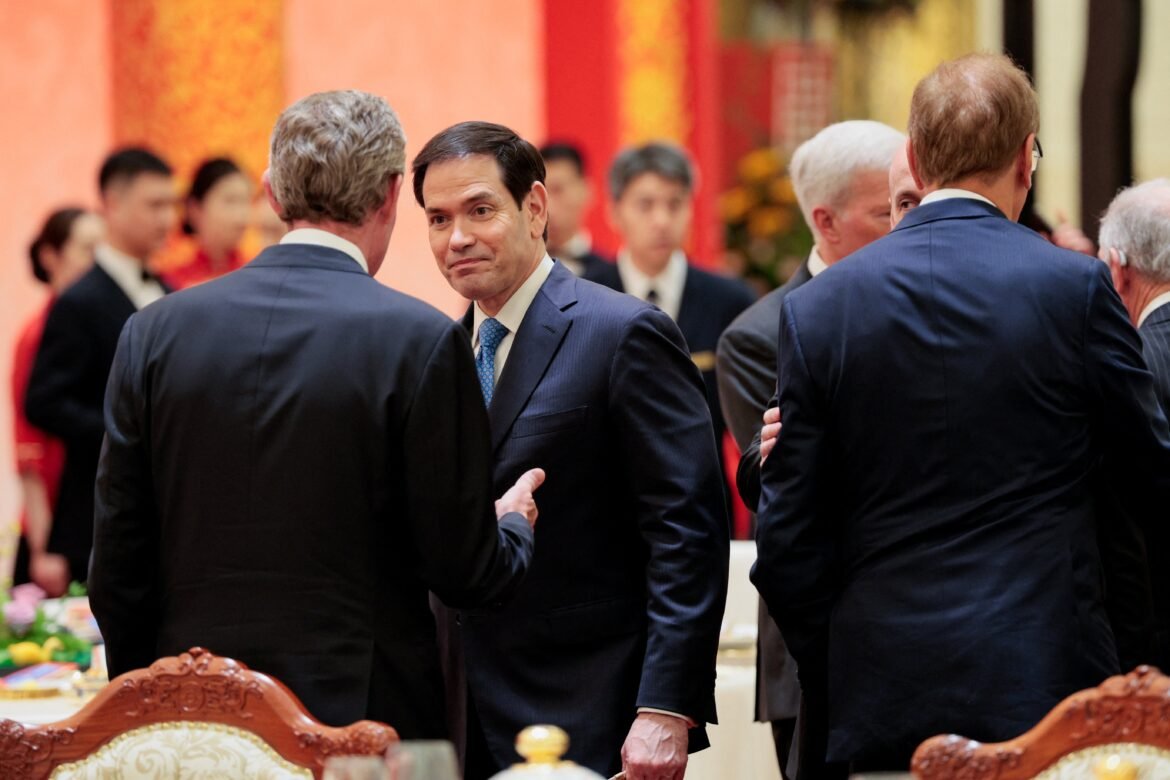 secretario-de-trump,-marco-rubio-diz-que-oms-demorou-para-identificar-surto-de-ebola