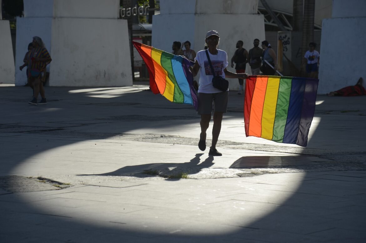 lgbtqia+-no-brasil-enfrentam-taxa-de-desemprego-e-informalidade-maior-|-g1
