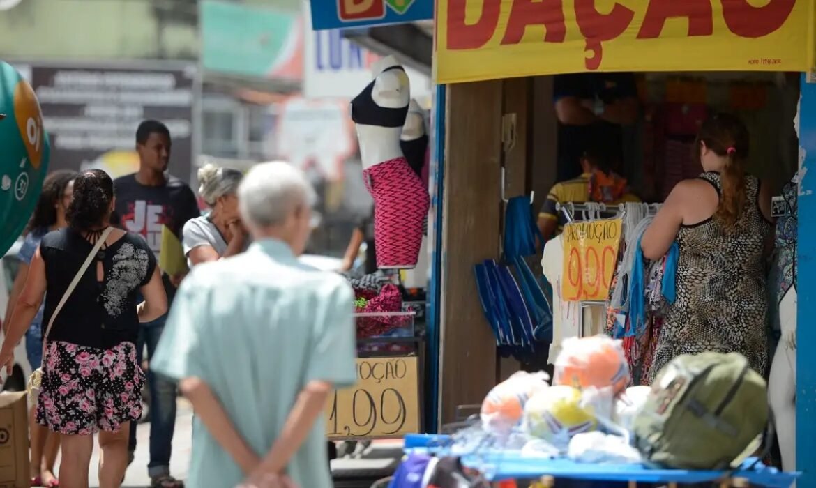 fim-da-escala-6×1:-depois-de-aprovada-na-camara,-pec-segue-para-o-senado,-onde-deve-encontrar-resistencias;-veja-detalhes-do-texto
