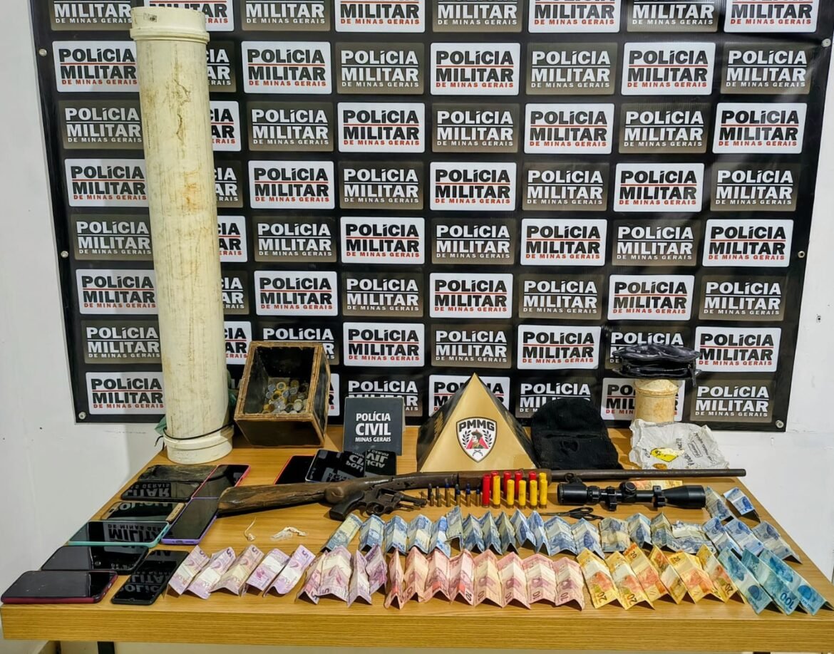 policia-apreende-drogas,-armas-e-municoes-durante-operacao-e-prende-seis-pessoas-em-sao-romao
