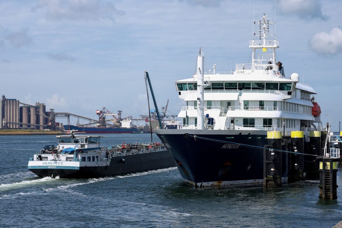 hantavirus:-cruzeiro-hondius-e-desinfectado-e-pode-retomar-viagens-apos-surto-a-bordo