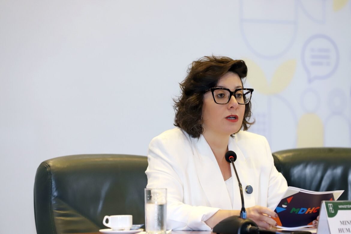 decisao-do-senado-para-dificultar-aborto-legal-em-criancas-vai-na-‘contramao’-de-politicas-de-protecao,-diz-ministra