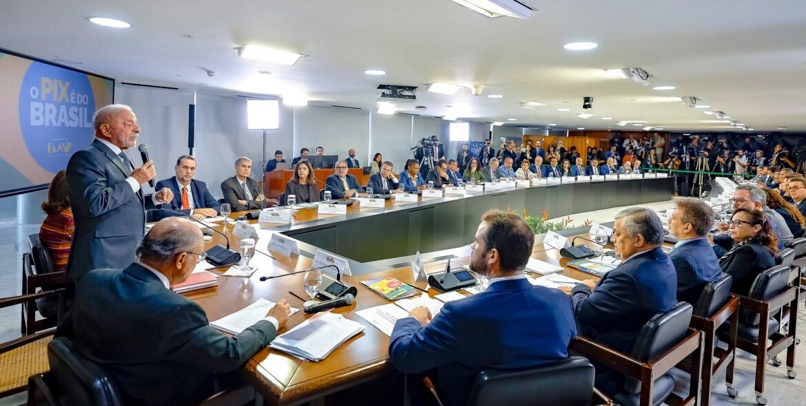 tarifas-dos-eua-sobre-produtos-brasileiros-podem-chegar-a-37,5%-com-sobretaxa-adicional,-diz-governo