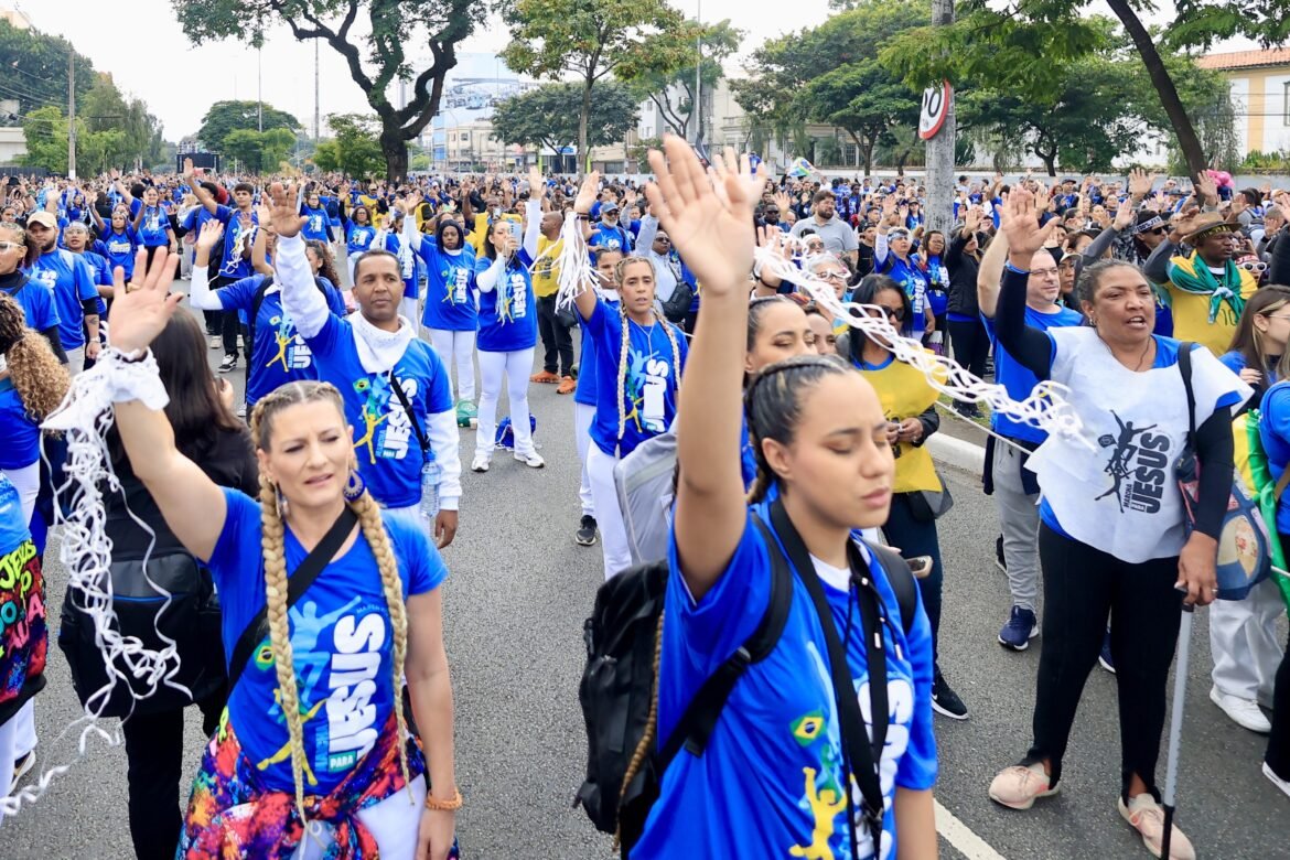 lula-diz-que-nao-foi-a-marcha-para-jesus-para-nao-‘passar-ideia-de-que-quer-tirar-proveito-politico’-da-fe