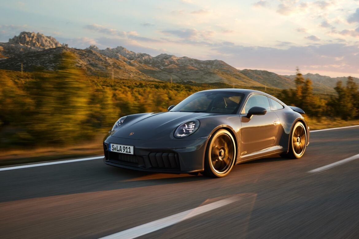 porsche-911-gts-de-fabio-giga-custa-r$-1,3-milhao-e-chega-a-312-km/h-|-g1