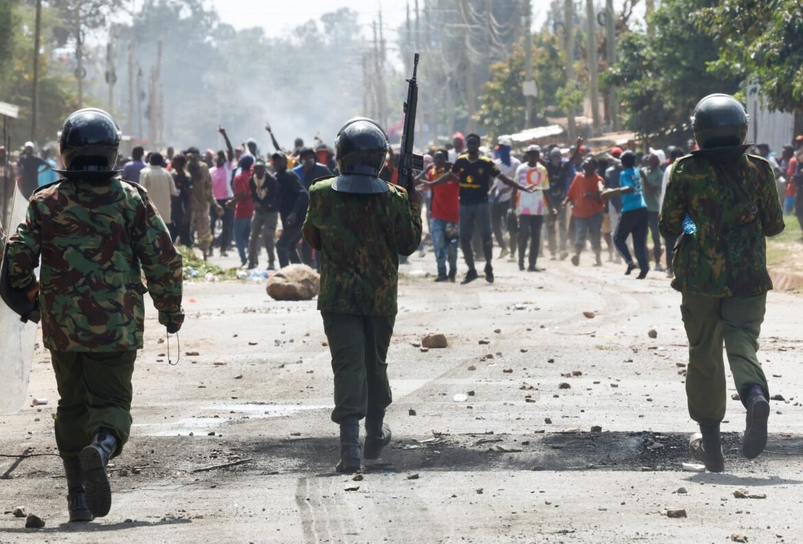 manifestante-e-morto-no-quenia-em-protesto-contra-centro-de-quarentena-dos-eua-para-pacientes-com-ebola