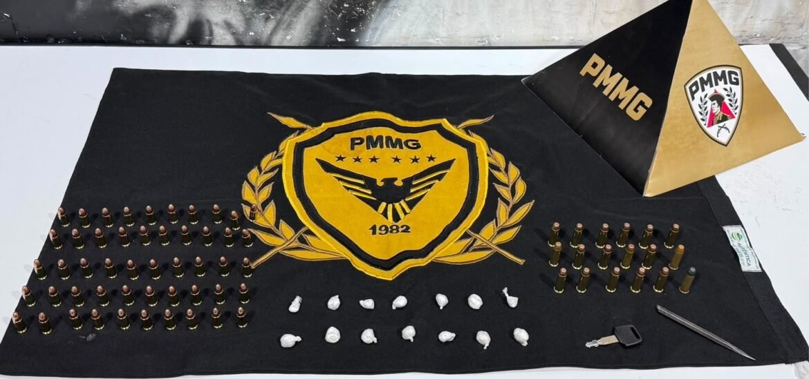 cocaina,-municoes-e-replica-de-arma-sao-apreendidas-em-curvelo-apos-denuncias-sobre-moto-sem-placa