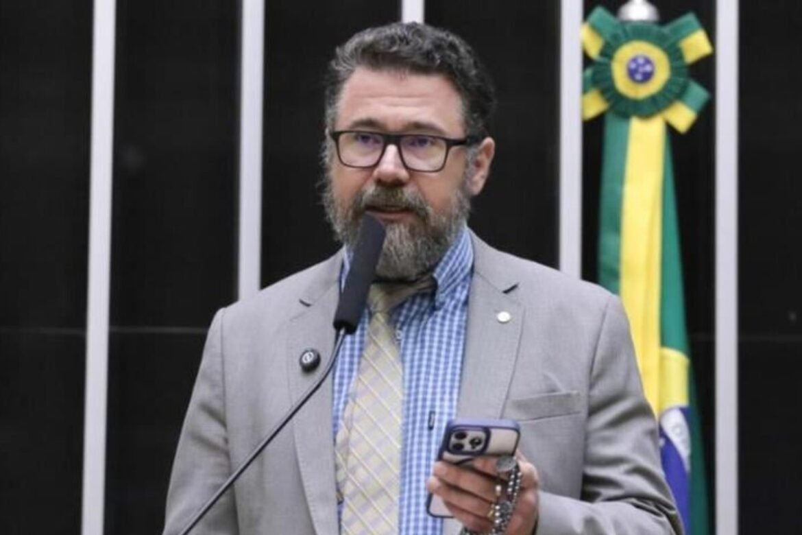conselho-de-etica-da-camara-aprova-parecer-que-recomenda-suspensao-de-marcos-pollon-por-tres-meses