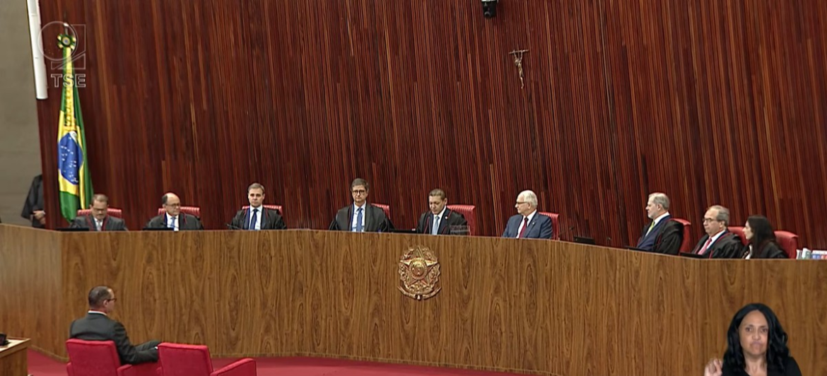 tse-julga-decisao-de-nunes-marques-que-suspendeu-pesquisa-com-queda-de-flavio