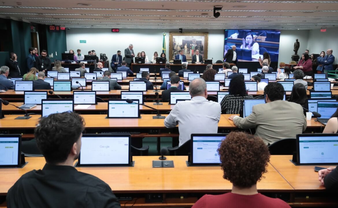 ccj-da-camara-aprova-pec-que-reduz-maioridade-penal:-o-que-acontece-agora?