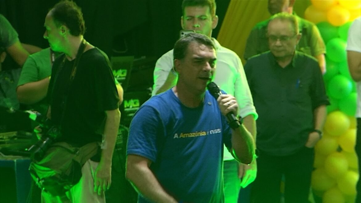 em-belem,-flavio-bolsonaro-diz-que-quer-flexibilizar-licencas-ambientais-para-agronegocio-e-exploracao-mineral