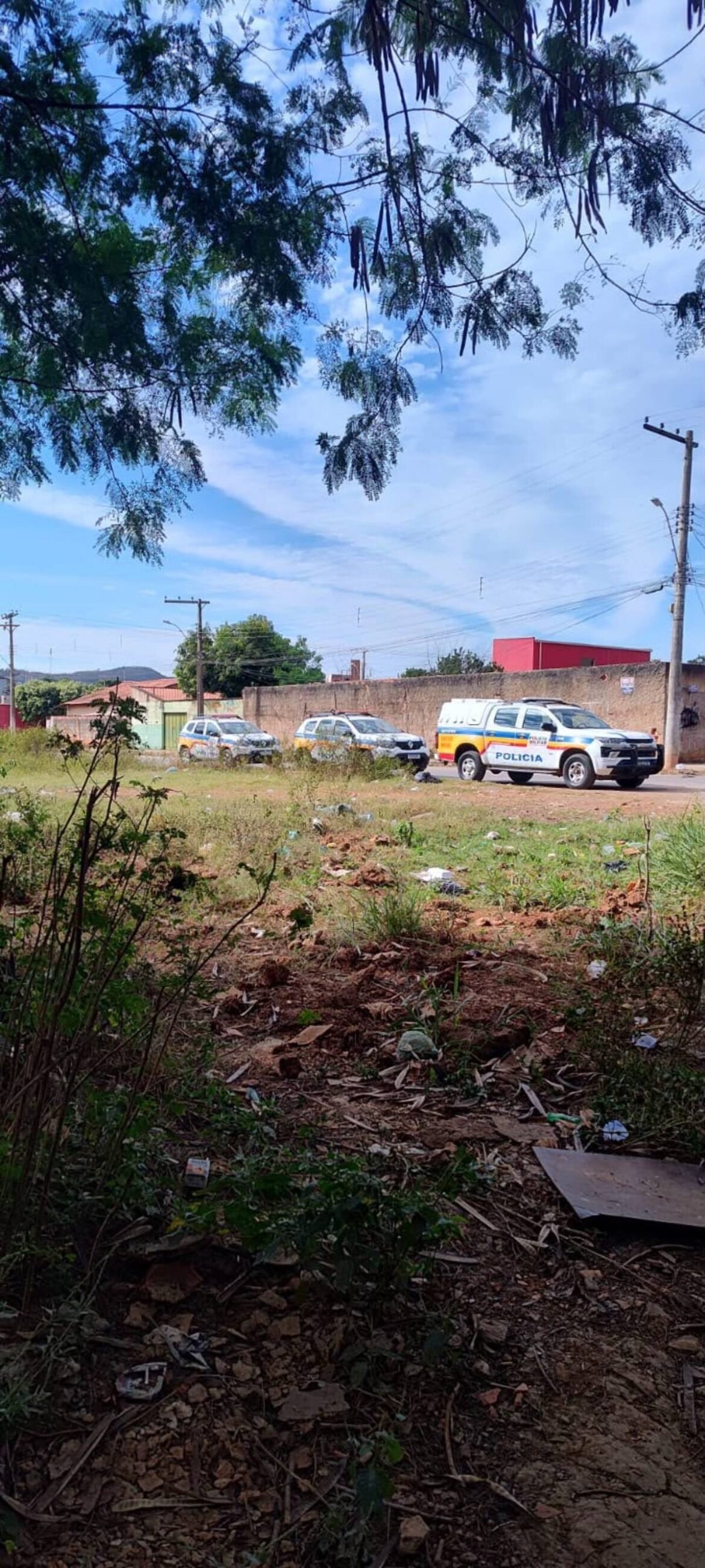 corpo-de-homem-e-encontrado-carbonizado-no-quintal-de-casa-em-unai