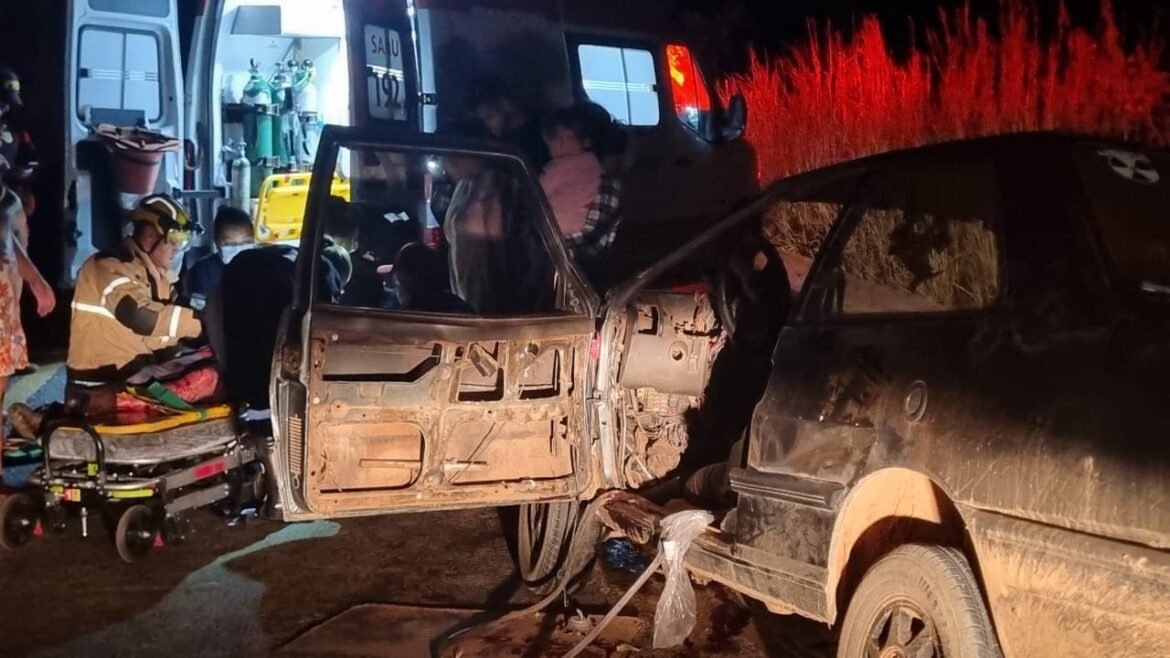 motorista-morre-apos-colisao-frontal-entre-dois-carros-na-br-251