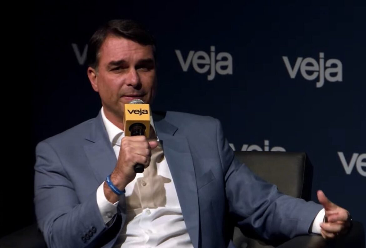 flavio-bolsonaro-confirma-daniella-marques-na-campanha-para-cuidar-de-propostas-da-area-economica-|-g1