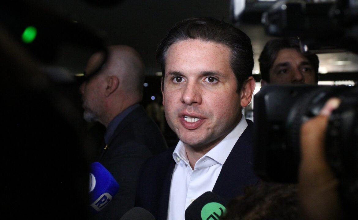 motta-anuncia-que-camara-votara-nesta-semana-projeto-que-equipara-misoginia-a-racismo