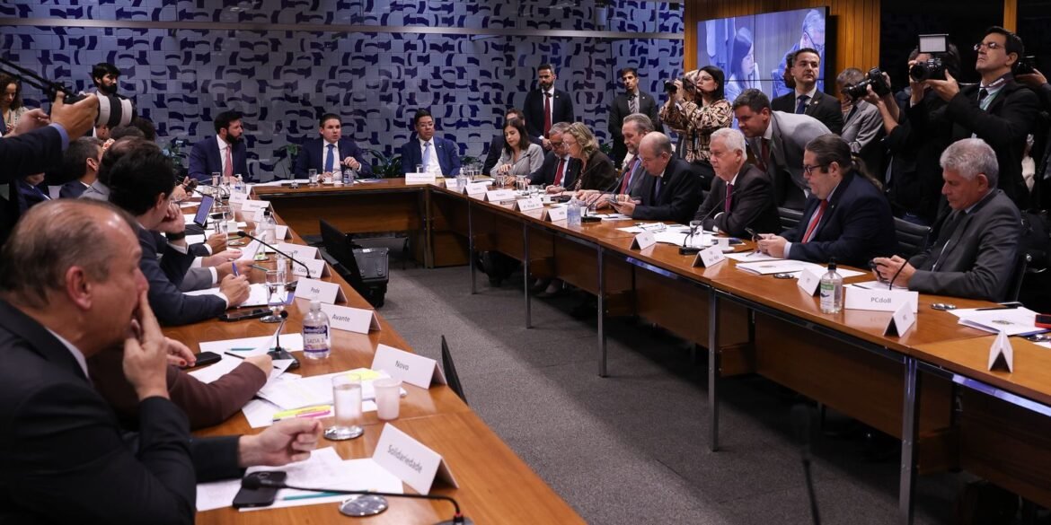 camara:-governo-retira-urgencia-do-fim-da-escala-6×1-e-destrava-pauta