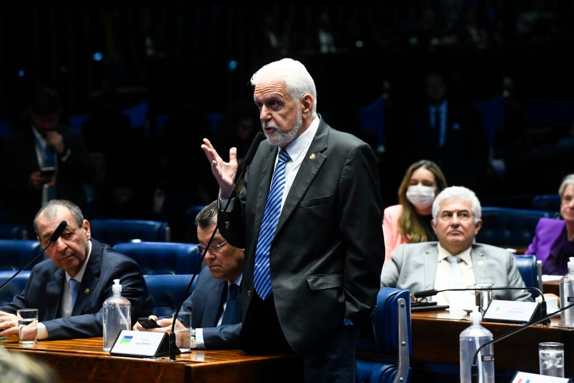 planalto-e-pt-esperam-que-wagner-faca-gesto-de-entregar-lideranca-do-governo-para-blindar-campanha-de-lula