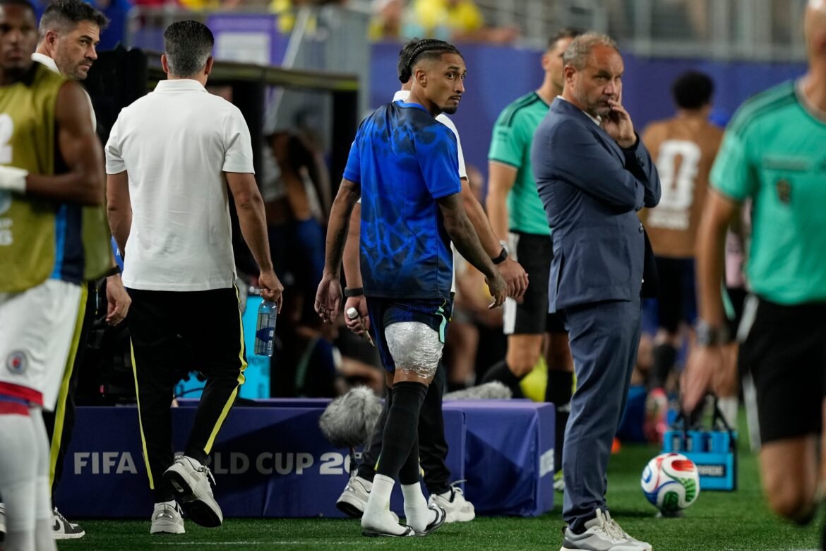 raphinha-tem-lesao-na-coxa:-por-que-e-tao-dificil-de-evitar-esse-tipo-de-problema-no-futebol?