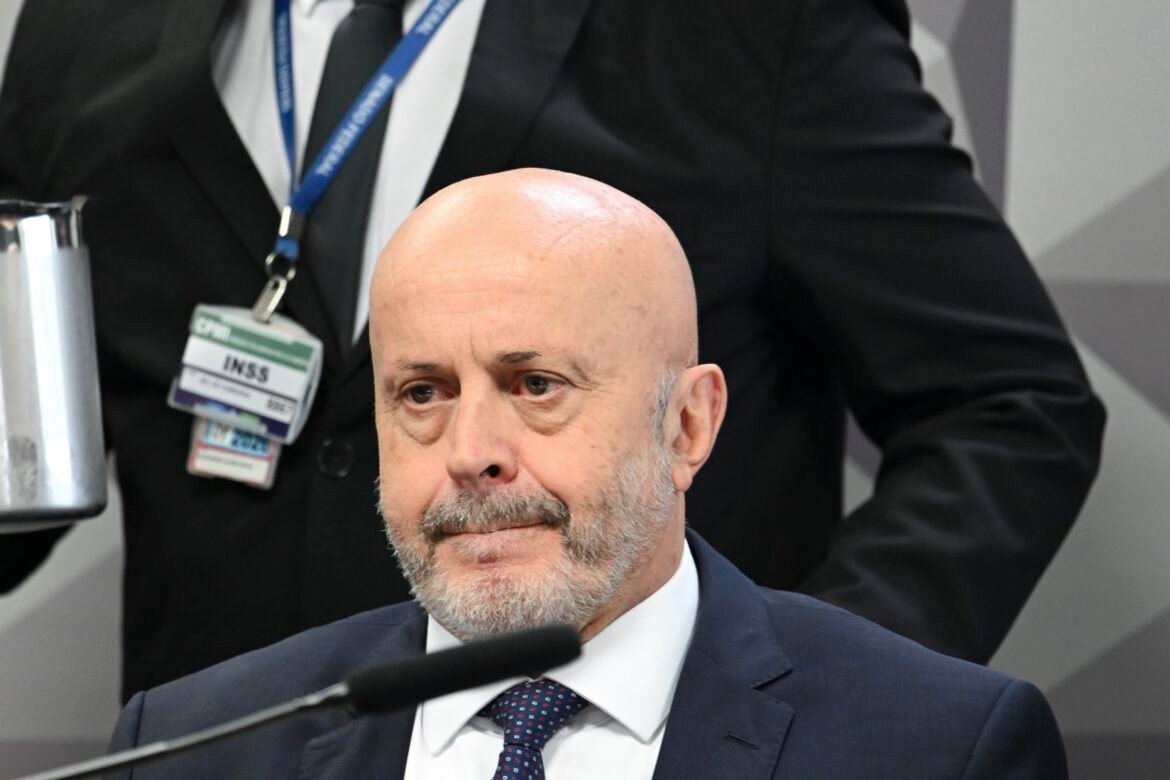 ‘careca-do-inss’:-mendonca-da-48-horas-para-papuda-explicar-denuncia-de-depoimento-sem-defesa-e-perguntas-sobre-delacao