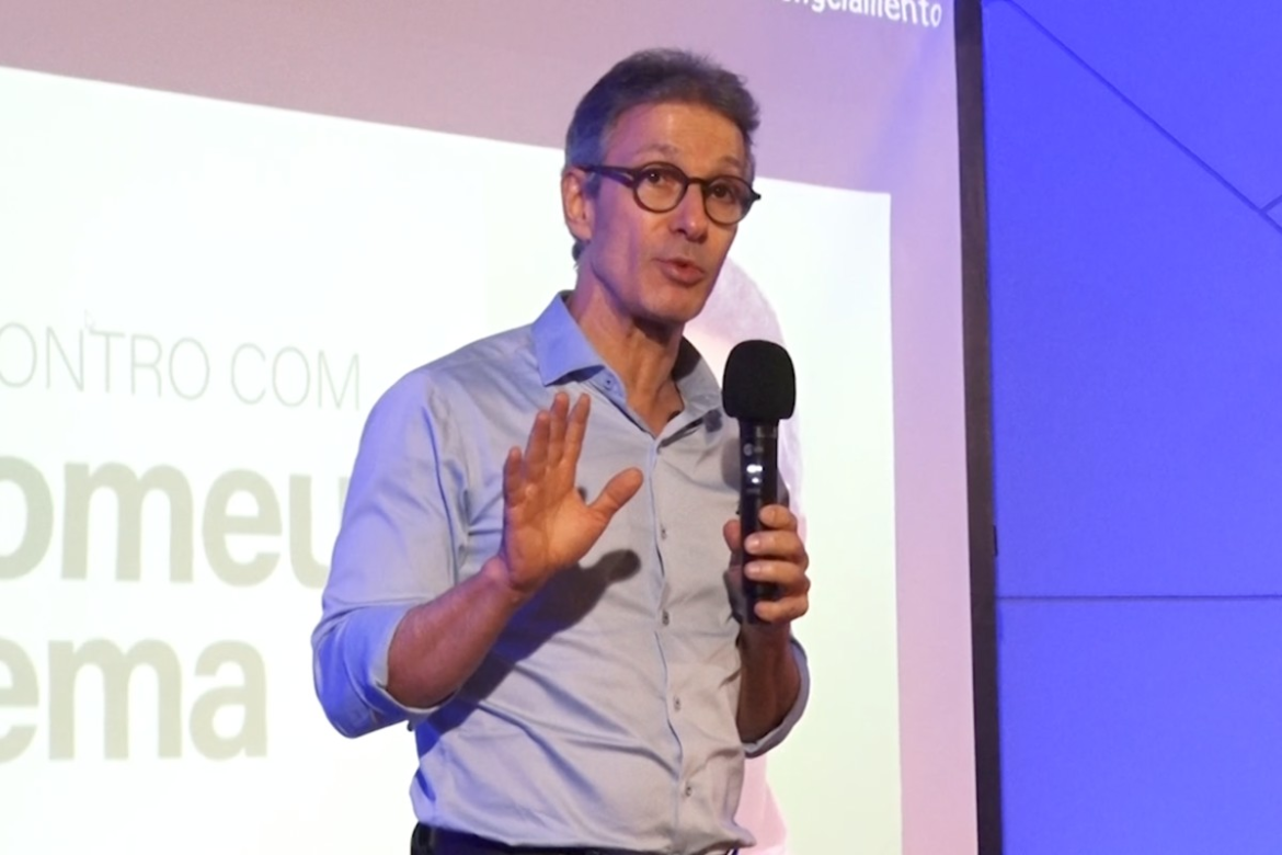 zema-diz-nao-se-arrepender-de-critica-a-flavio-bolsonaro-por-relacao-com-daniel-vorcaro