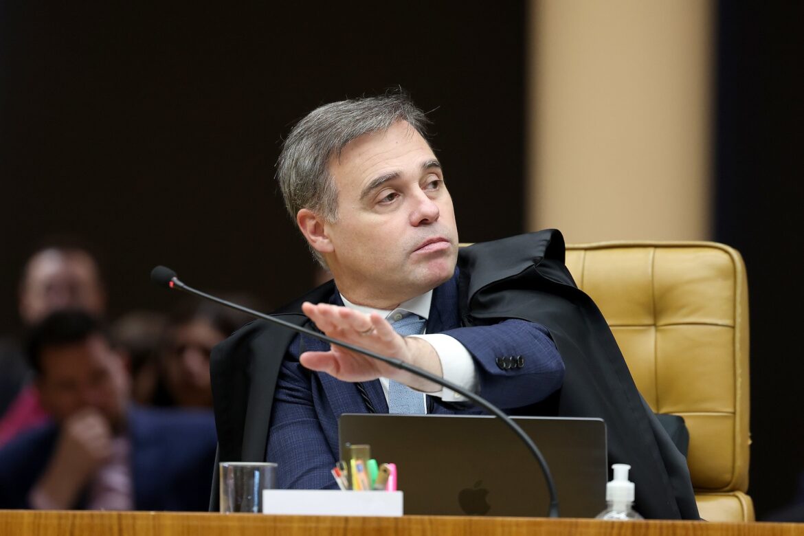 mendonca-ficara-na-relatoria-de-pedido-de-investigacao-sobre-filme