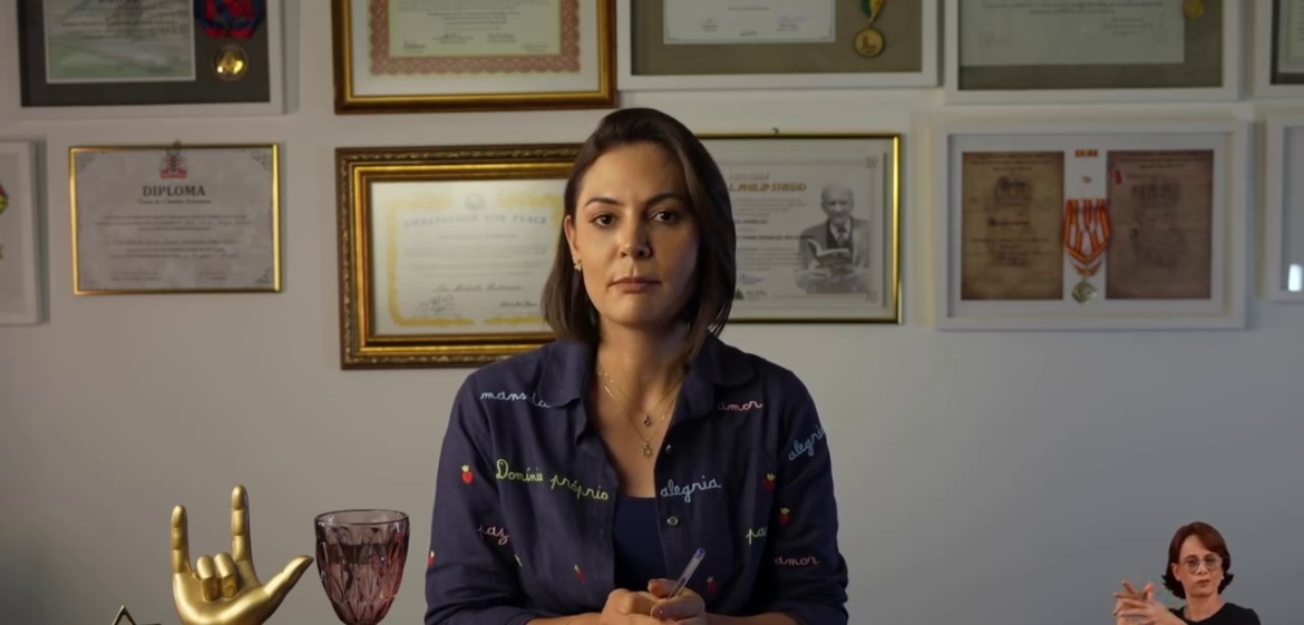 analise:-michelle-se-coloca-como-player-no-jogo-politico-e-manda-recado-dizendo-que-nao-sera-escanteada