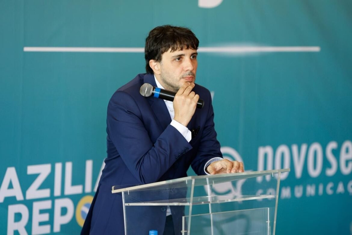 renan-santos-cita-crise-com-michelle-e-rejeicao-alta-para-afirmar-que-pre-candidatura-de-flavio-e-inviavel:-‘derrotado-certo’