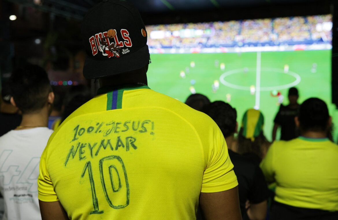 de-olho-na-copa,-bares-torcem-por-vitoria-da-selecao-para-faturar-|-g1