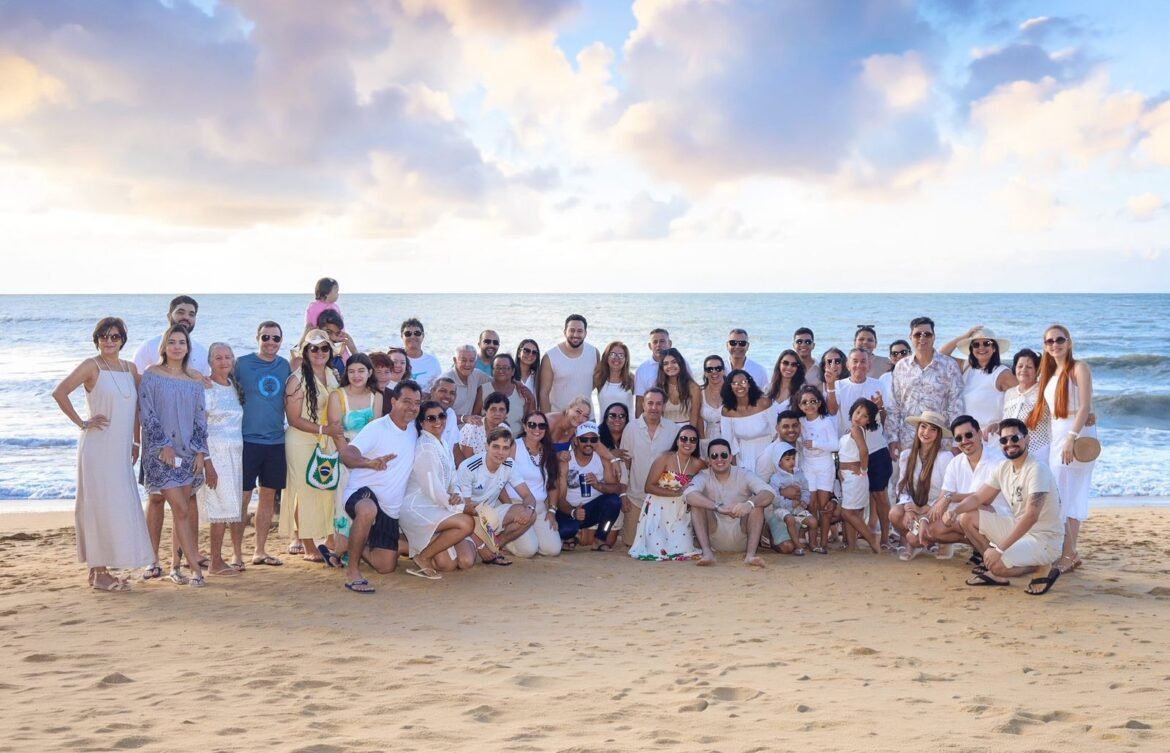 torresmo,-salgados-e-‘caos’-de-malas:-familia-mineira-viraliza-ao-mostrar-viagem-de-onibus-com-60-parentes-para-porto-seguro