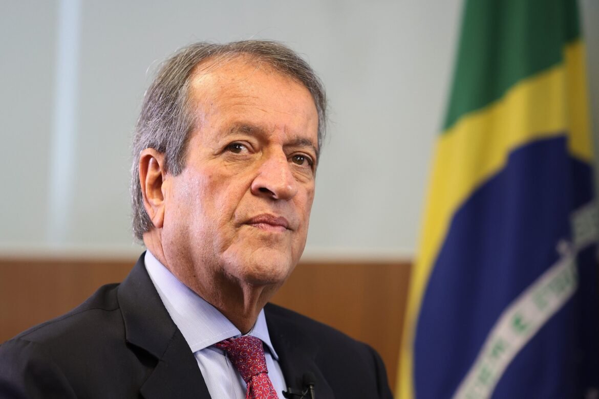 ‘michelle-passa-por-um-momento-dificil’,-diz-presidente-do-pl-apos-reuniao-com-ex-primeira-dama