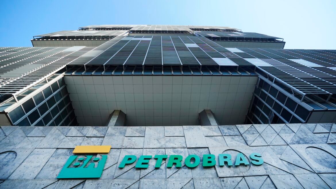 petrobras-reduz-diesel-em-r$-0,35,-e-preco-as-distribuidoras-e-mantido-apos-fim-de-subsidio;-entenda-|-g1