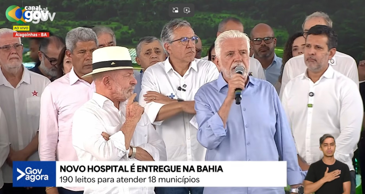 na-bahia,-lula-aparece-ao-lado-de-jaques-wagner-apos-saida-da-lideranca-em-meio-a-operacao-da-pf